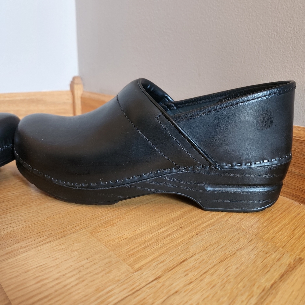 NWOT Danskos - Picture 9 of 14